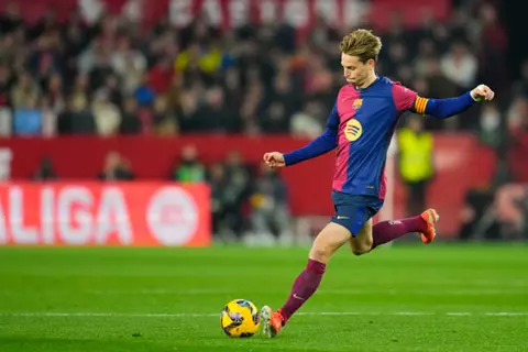 أبرزهم دي يونج.. موندو ديبورتيفو تكشف مصير خماسي برشلونة في 2026